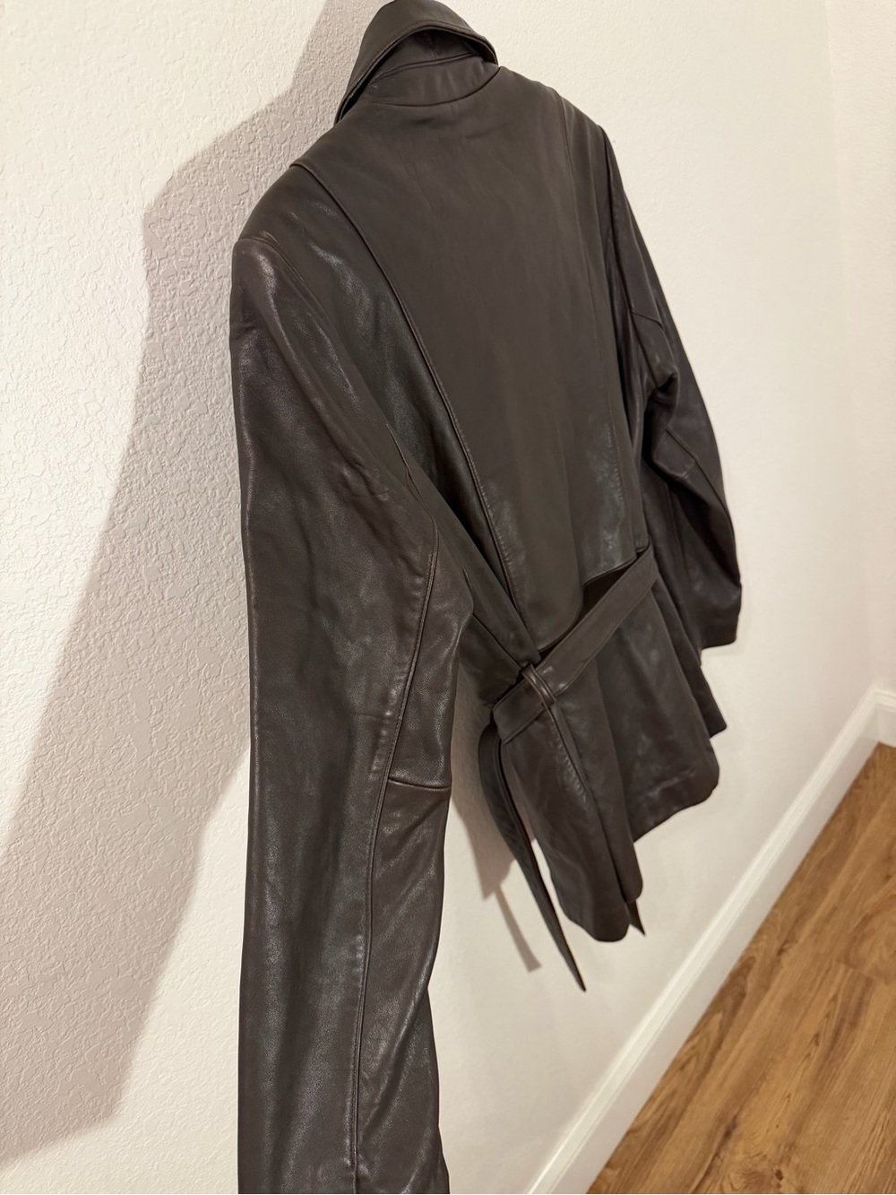 Vintage Brown Leather Belted Jacket/Blazer - Picture 8 of 13